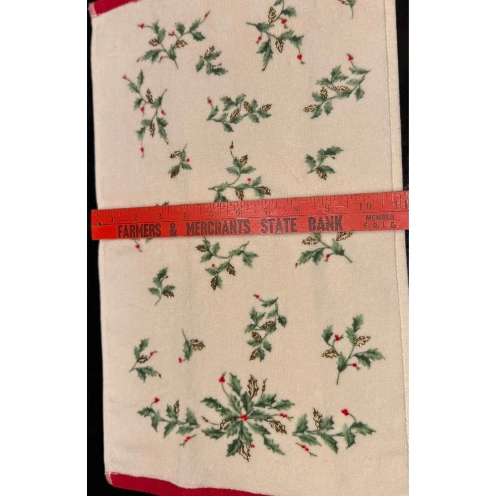 Lenox Holiday Christmas Fingertip Towels Set of 2 Embroidered Holly Gold Trim
